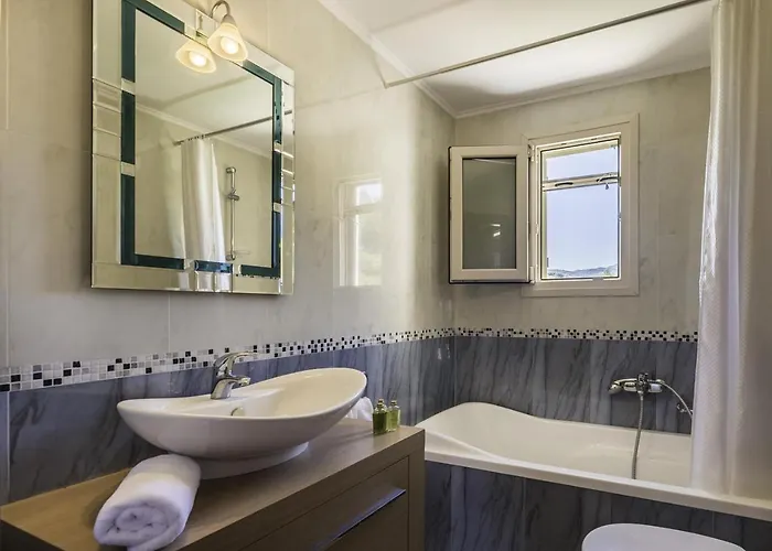 Eudora * Tsoukaladhes